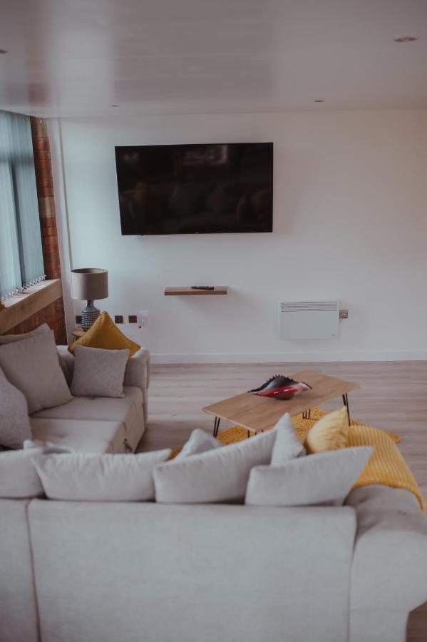 Bv Luxury Penthouse Conditioning House * Bradford (West Yorkshire)