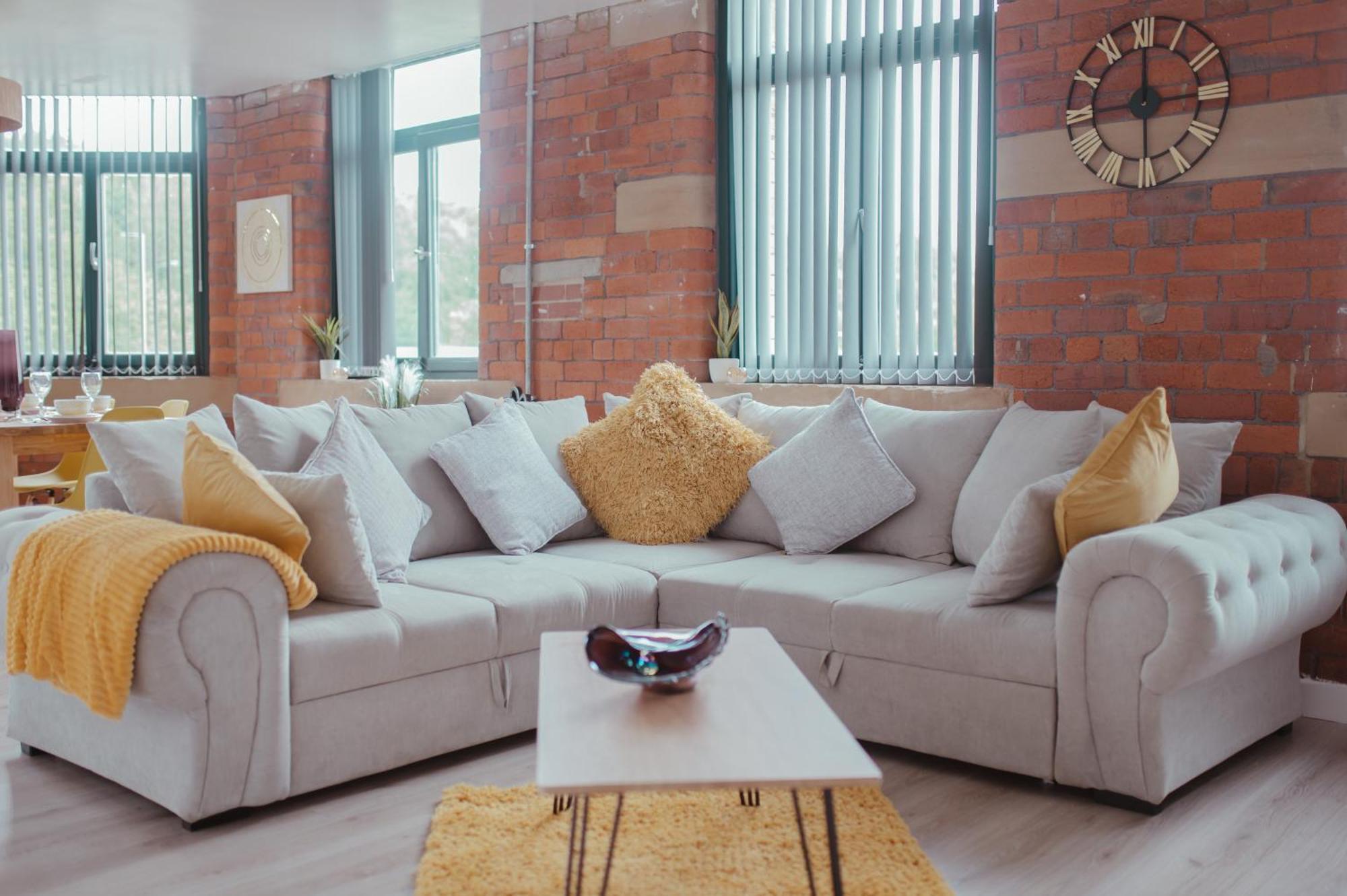 Bv Luxury Penthouse Conditioning House * Bradford (West Yorkshire)